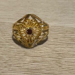 18Kt gold ring